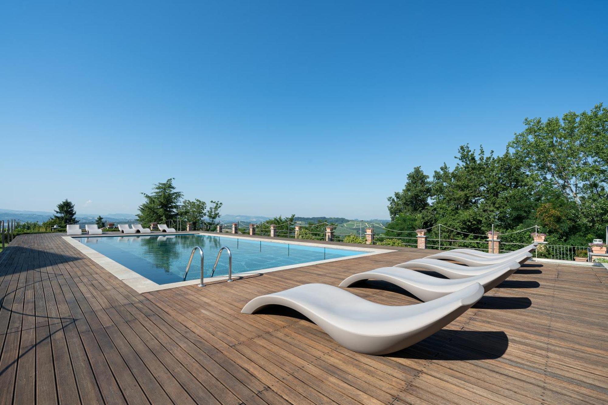 La Madernassa Resort - Casalora Dimora Storica Di Charme Guarene Екстер'єр фото